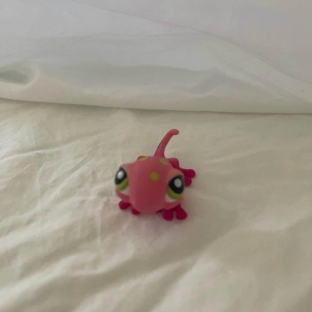 Littlest Pet Shop #1455 Pink & Green Gecko Lizard